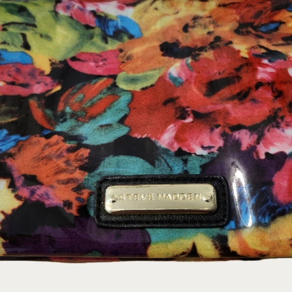 SPRING Floral Steve Madden Floral Clutch - Multicolor GUC - Picture 4 of 12
